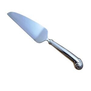 Kirk Stieff WILLIAMSBURG ROYAL SHELL Pie and Cake Server Pistol Handle Stainless